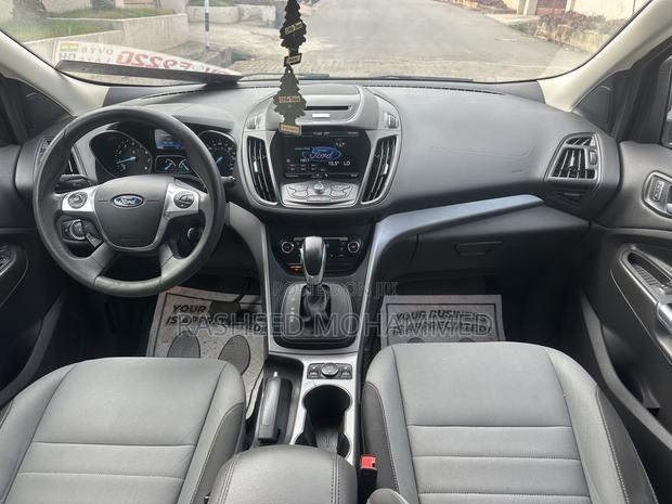 Ford Escape SE 4dr SUV AWD (1.6L 4cyl Turbo 6A) 2015 White