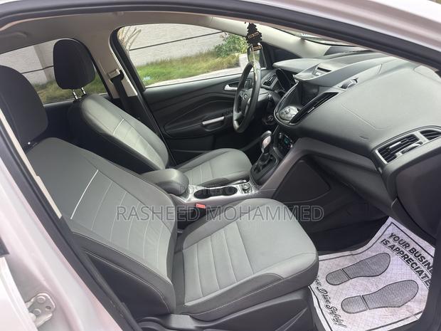 Ford Escape SE 4dr SUV AWD (1.6L 4cyl Turbo 6A) 2015 White