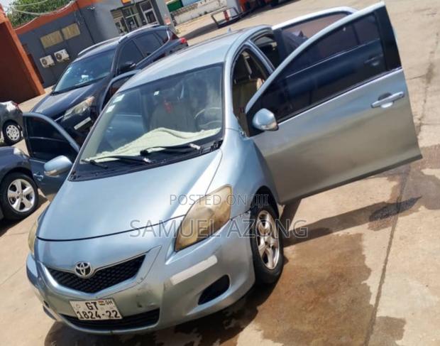 Toyota Belta 2010 Blue