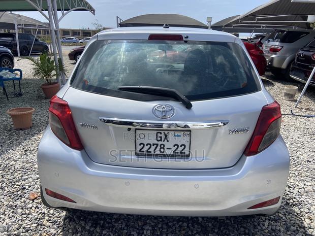 Toyota Yaris 2012 Silver