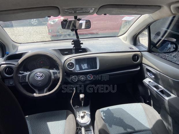 Toyota Yaris 2012 Silver