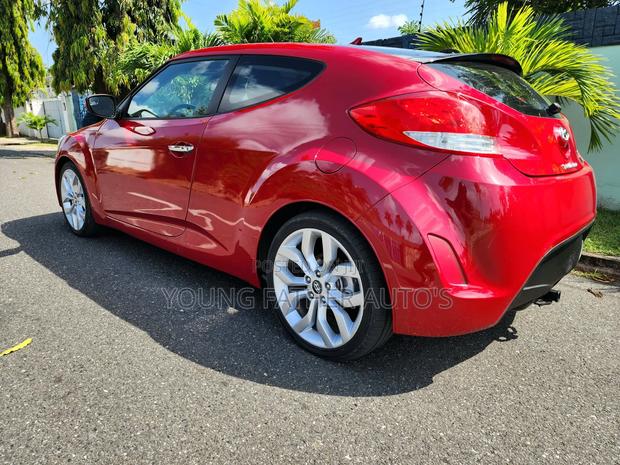 Hyundai Veloster RE:FLEX 3dr Hatchback w/Black Interior (1.6L 4cyl 6AM) Red