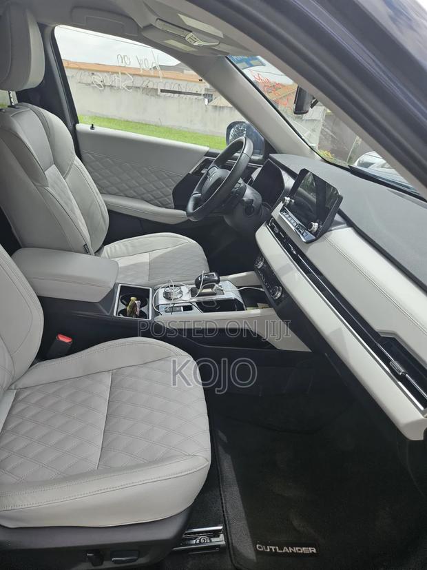Mitsubishi Outlander SEL 2024 Blue