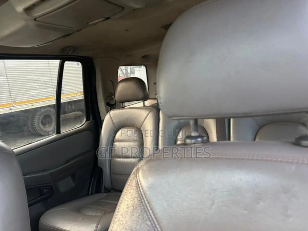 Ford Explorer 2005 Black