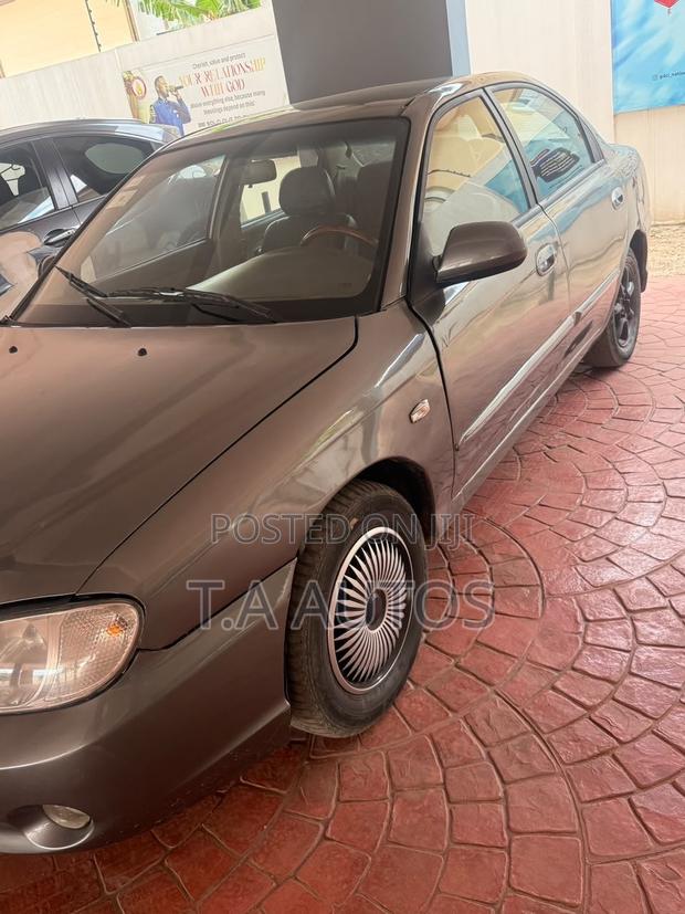 Kia Spectra GS 2000 Gray