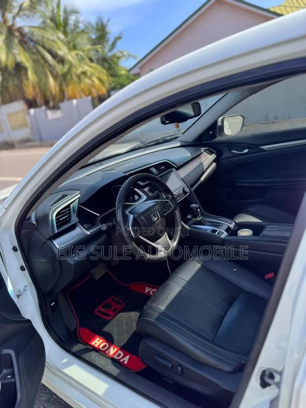 Honda Civic Touring Sedan 2018 White