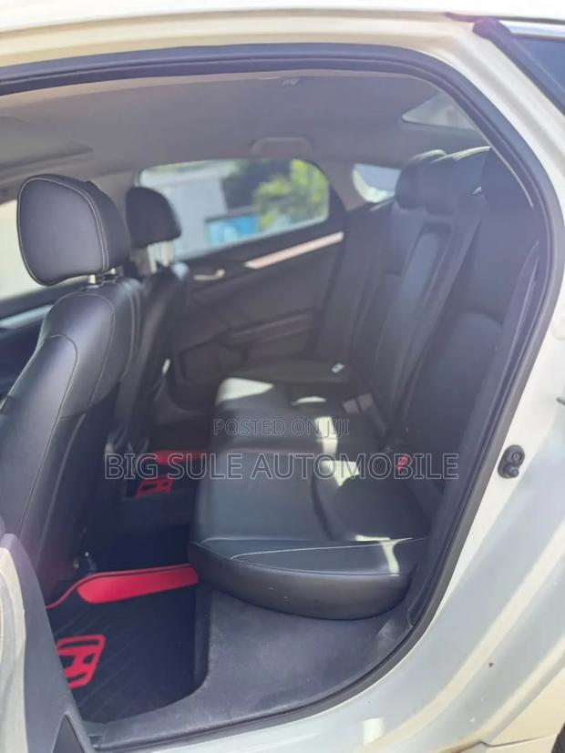 Honda Civic Touring Sedan 2018 White