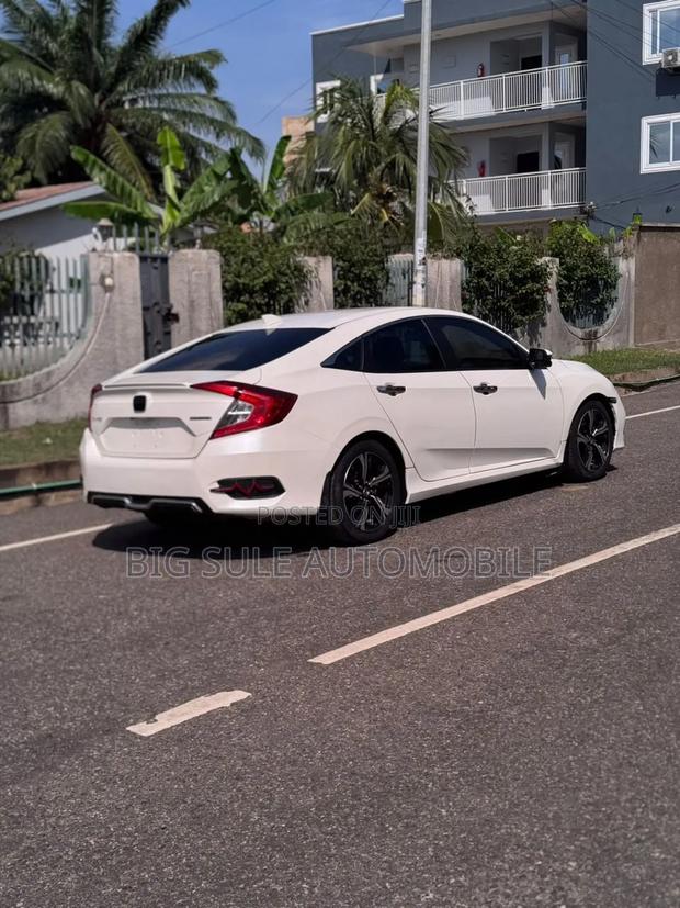 Honda Civic Touring Sedan 2018 White