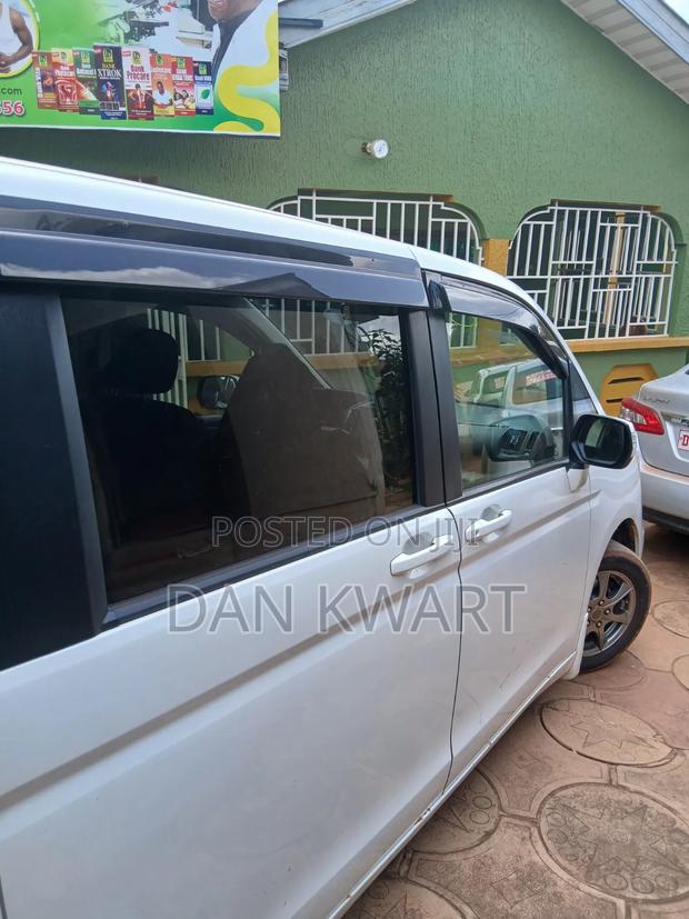 Honda Stepwgn 2013 White
