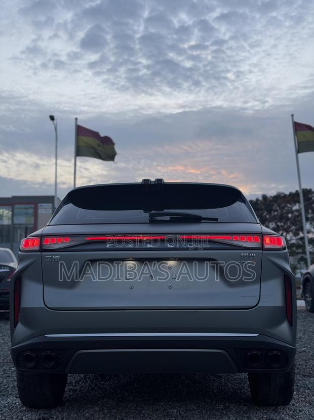 Exeed TXL 2024 Gray