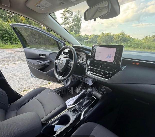 Toyota Corolla LE 2020 Blue
