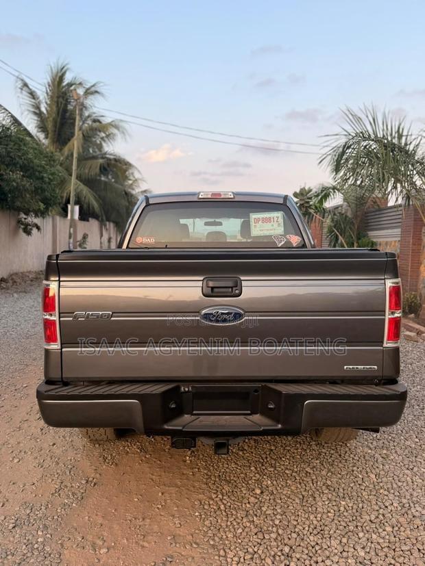 Ford F-150 King Ranch 4dr SuperCrew 5.5 ft. SB (5.0L 8cyl 6A) 2014