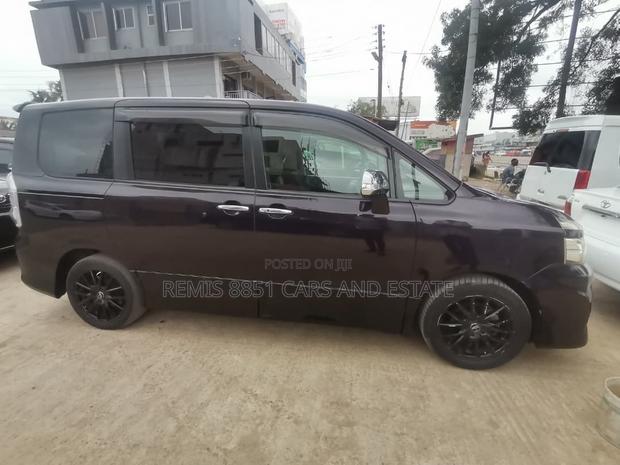 Toyota Voxy 2012 Black