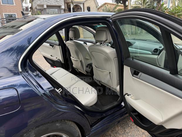 Mercedes-Benz C250 2014 Blue