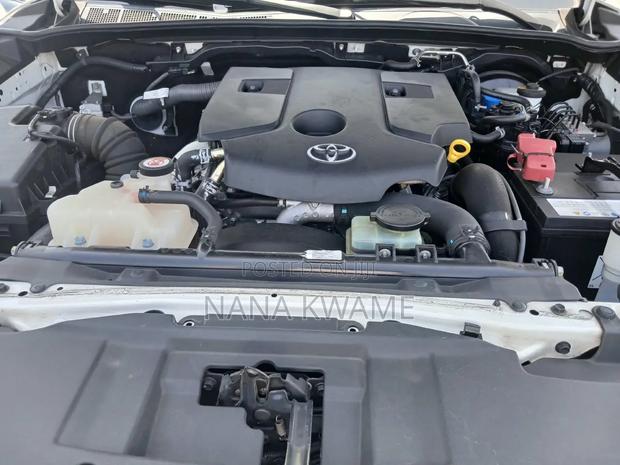 Toyota Hilux 2018 White