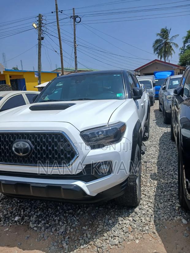 Toyota Tacoma 2020 White