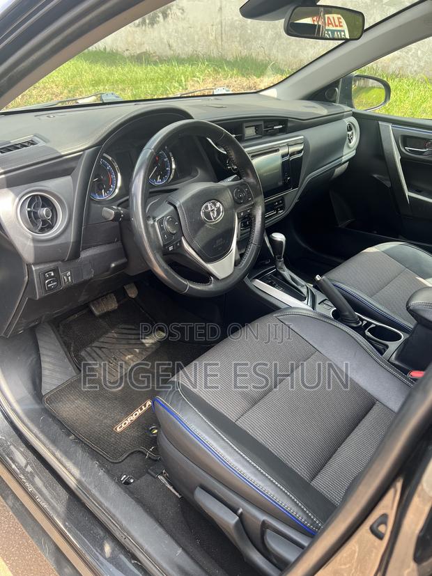 Toyota Corolla 2017 Black