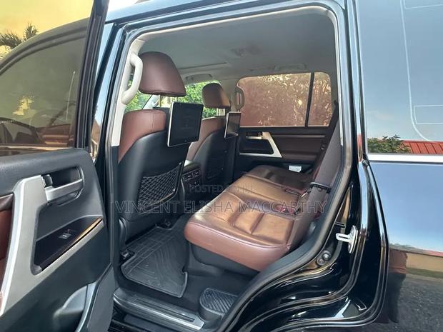 Toyota Land Cruiser 2021 Black