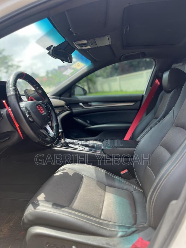 Honda Accord 2018 Pearl