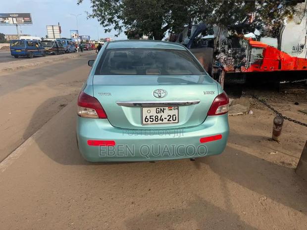Toyota Yaris 2010 Green