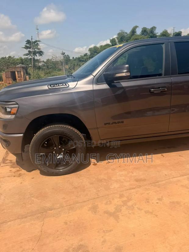 RAM 1500 2022 Black