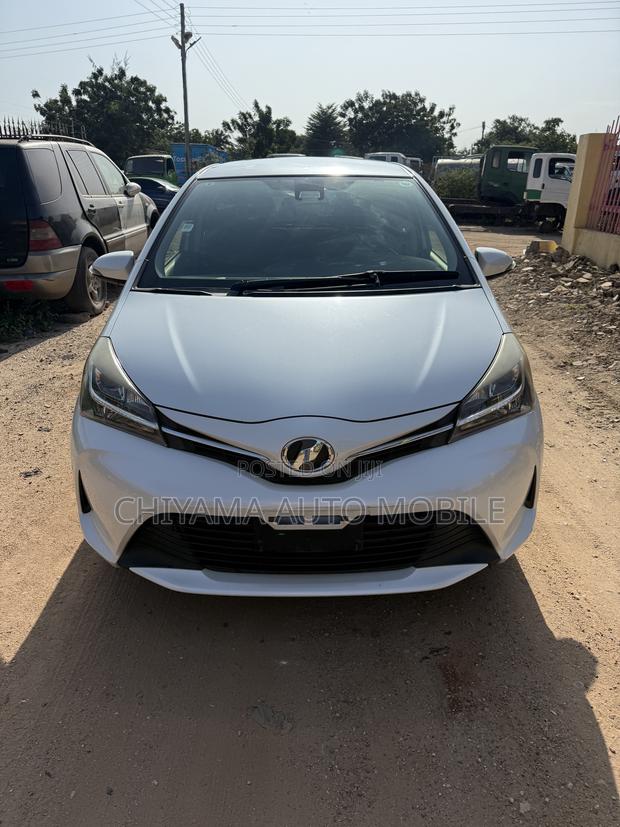 Toyota Vitz 2015 White
