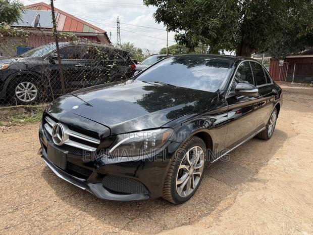 Mercedes-Benz C300 Luxury 4matic Sedan AWD (2.0L 4cyl 7A) 2017 Black