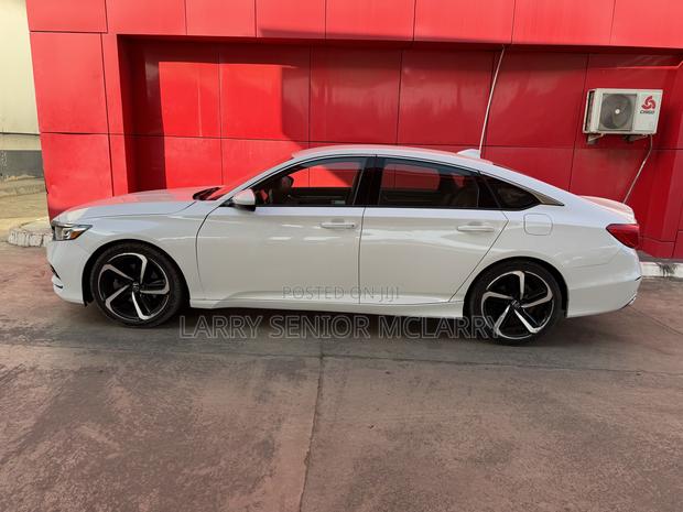 Honda Accord Sport (1.5L 4cyl Turbo CVT) 2019 White