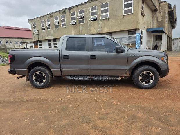Ford F-150 STX 4dr SuperCab 4WD 6.5 ft. SB (3.7L 6cyl 6A) 2014 Black