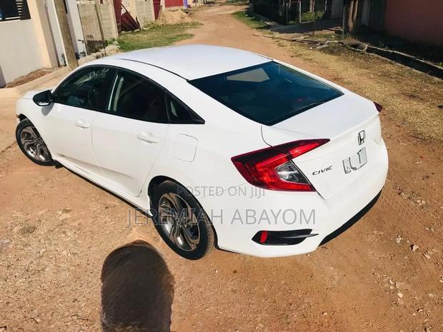 Honda Civic 2018 White