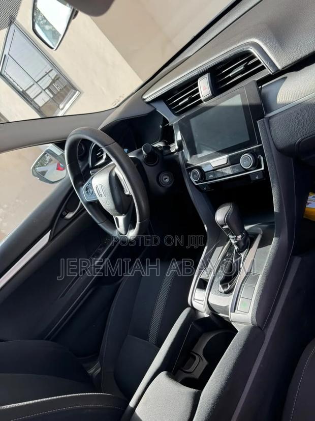 Honda Civic 2018 White