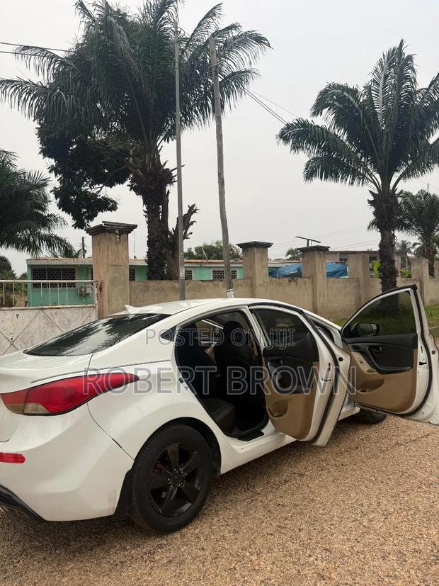 Hyundai Elantra 2013 White