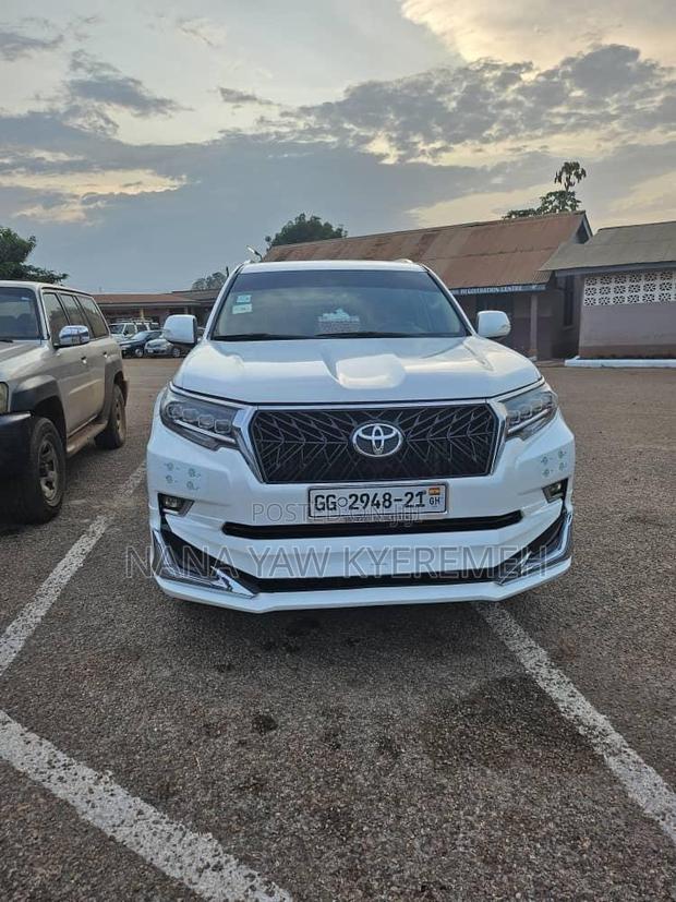 Toyota Land Cruiser Prado 4.0 Petrol TX-L 2017 White
