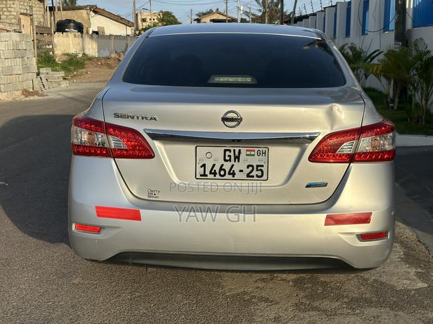 Nissan Sentra SL 4dr Sedan (1.8L 4cyl CVT) 2015 Gray