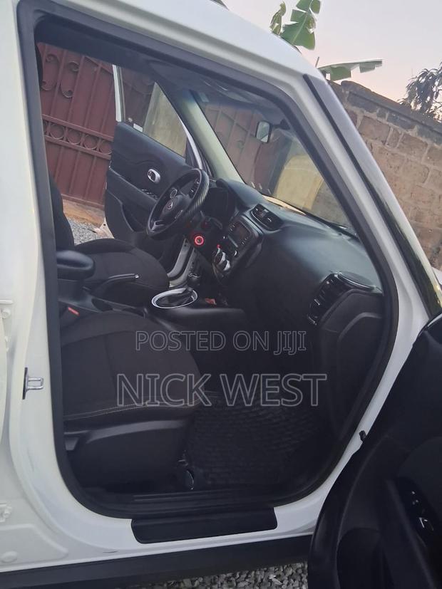 Kia Soul Hatchback 2019 White
