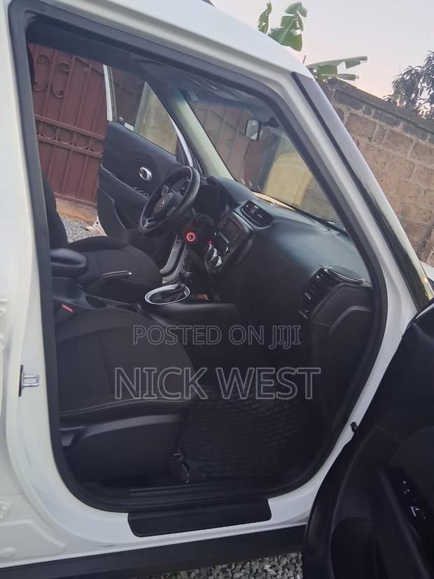 Kia Soul Hatchback 2019 White