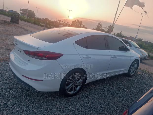 Hyundai Avante 2017 White