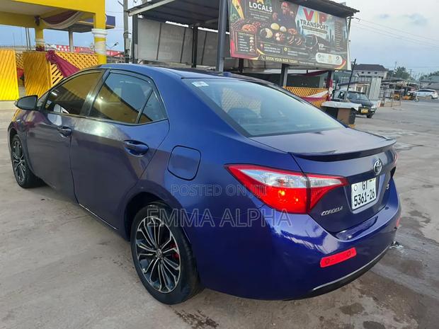 Toyota Corolla 2016 Blue