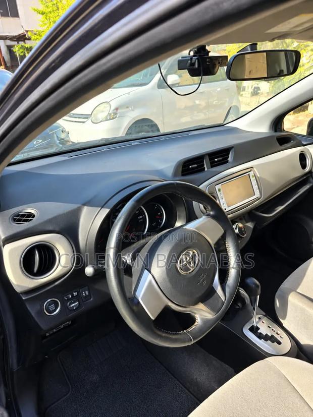 Toyota Vitz 1.3 FWD 3dr 2012