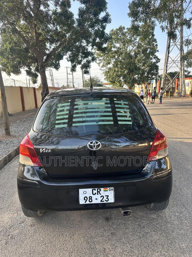 Toyota Vitz 2010 Black