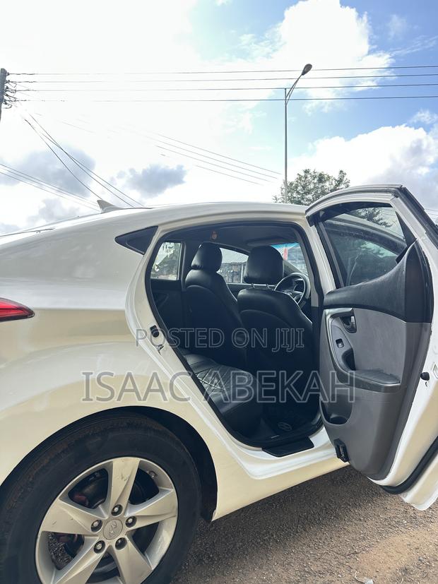 Hyundai Elantra 2013 White
