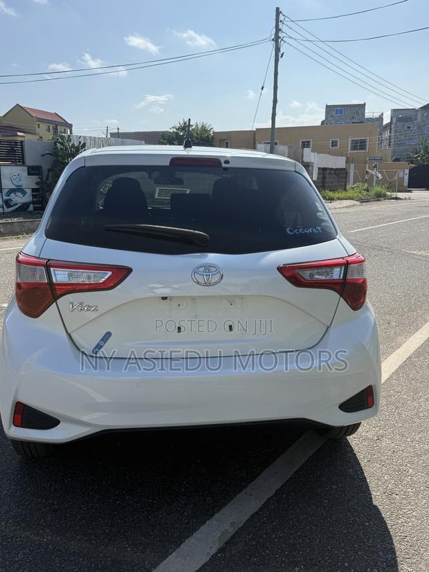 Toyota Vitz 1.3 FWD 5dr 2017 White