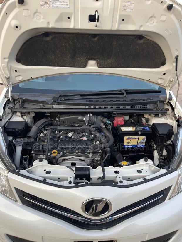 Toyota Vitz 1.3 AWD 5dr 2014 White
