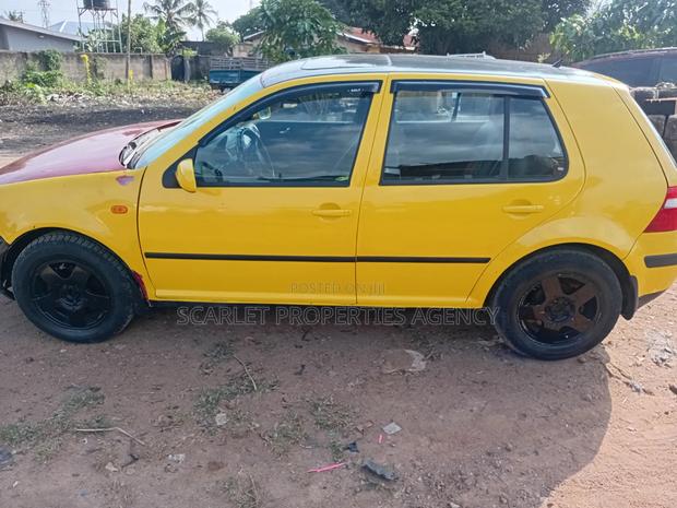 Volkswagen Golf 2008 Gold