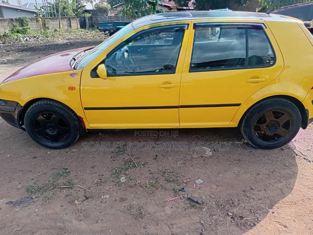 Volkswagen Golf 2008 Gold