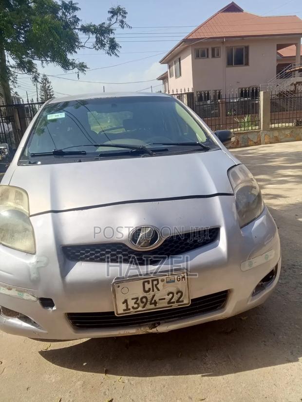 Toyota Vitz 2010 Gray