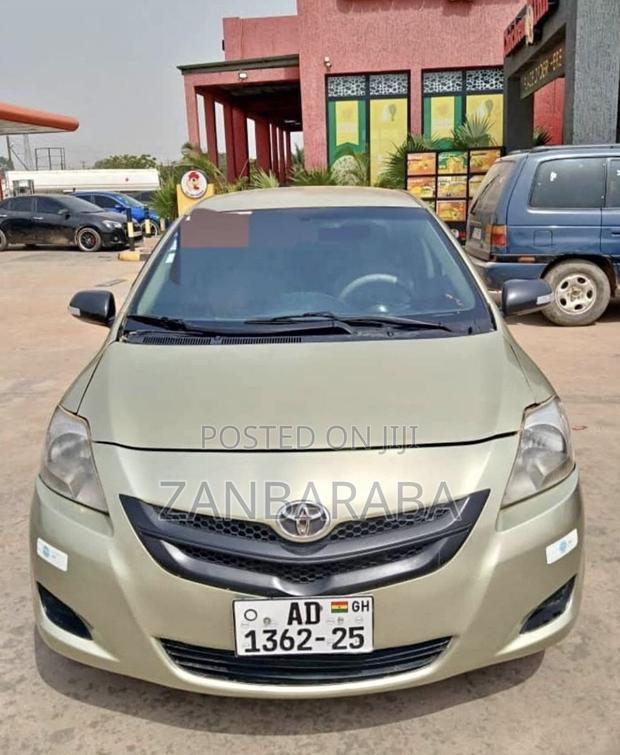 Toyota Yaris 1.5 Liftback 2008 Gold