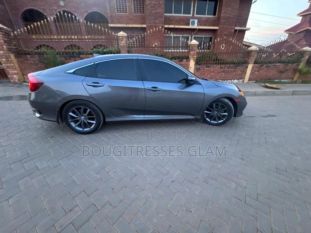 Honda Civic EX Sedan 2020 Gray
