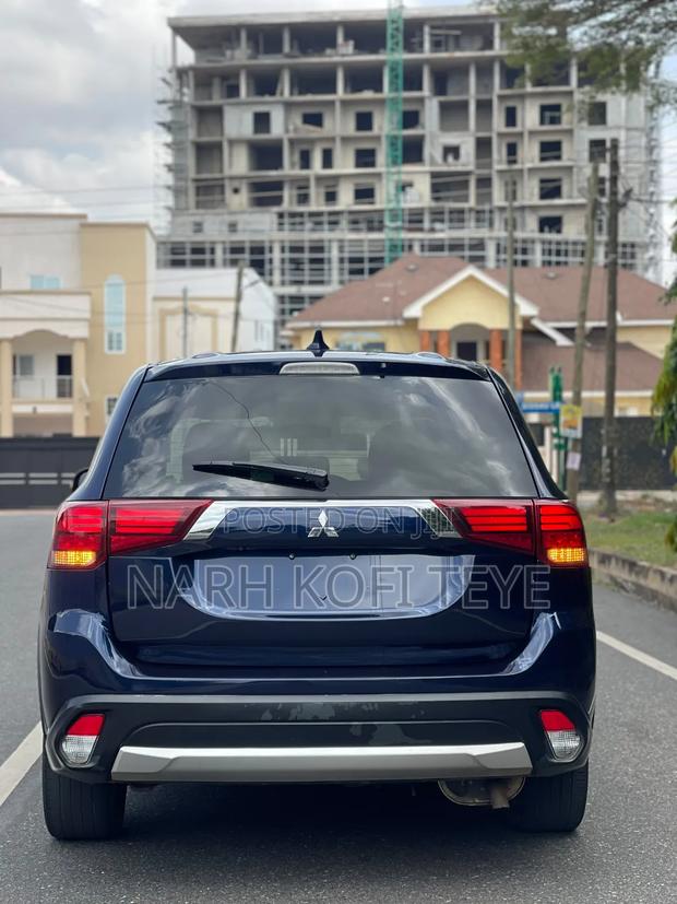 Mitsubishi Outlander 2.4 PHEV AWD 2018 Blue