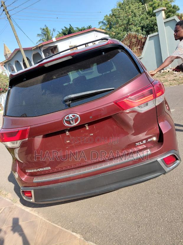 Toyota Highlander Hybrid XLE (3.5L 6cyl) 2017